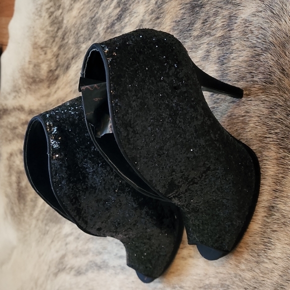 Nina Glitter Booties🖤 - Picture 2 of 9
